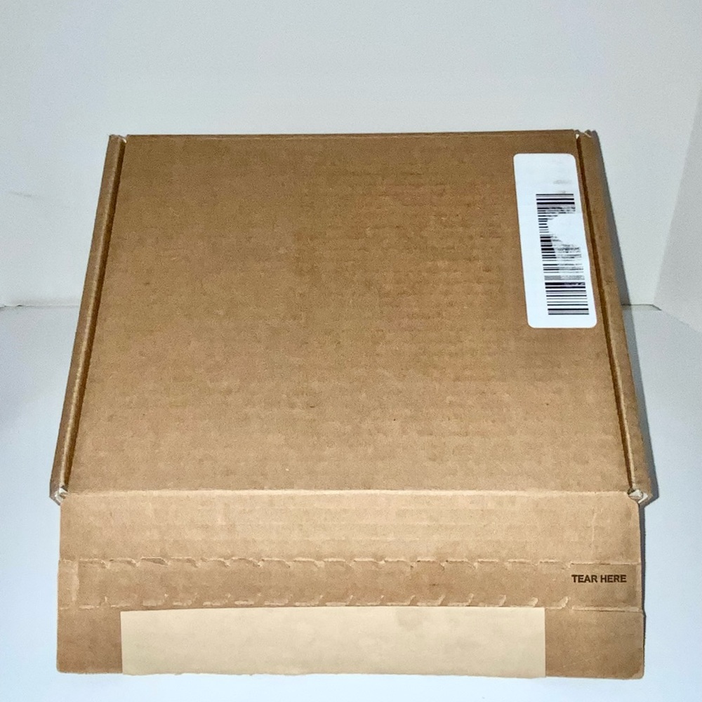 ❌❌SOLD OUT OTHER PLATFORM ❌❌Saks fifth avenue empty shipping box - Picture 3 of 4